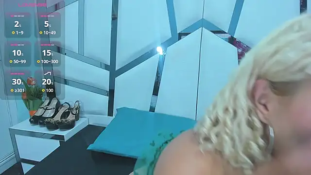 Lucy White   online show from 11.18.25