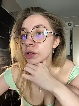 Snapshot of Kitty_Katrine chatting on 05.15.26 Kitty Katrine online show from 05.15.26
