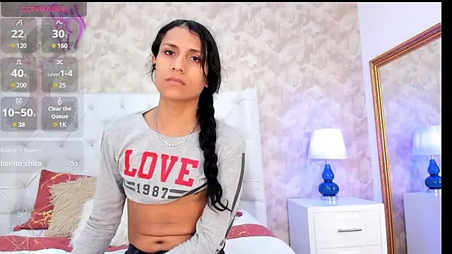 Snapshot of Eliza_Thaylor__ chatting on 12.17.24 Eliza Thaylor online show from 12.17.24