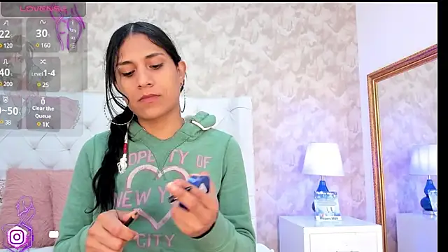 Snapshot of Eliza_Thaylor__ chatting on 01.05.25 Eliza Thaylor online show from 01.05.25