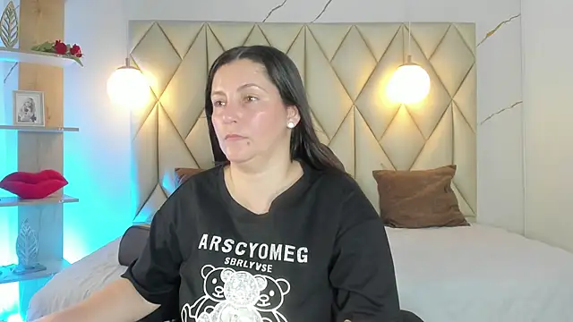 Snapshot of angelswets chatting on 06.14.26 angelswets online show from 06.14.26