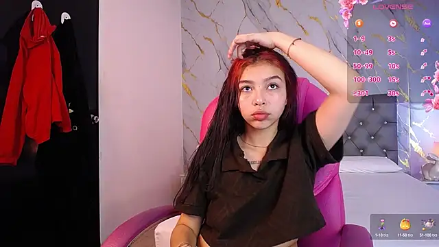 Snapshot of pettit_courtny chatting on 02.15.25 pettit courtny online show from 02.15.25