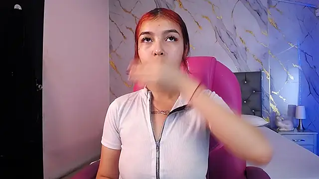 Snapshot of pettit_courtny chatting on 02.18.25 pettit courtny online show from 02.18.25