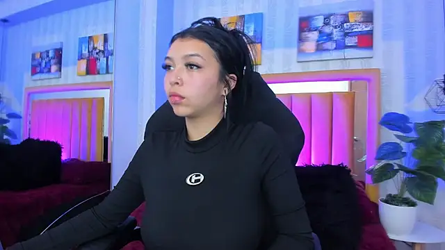 pettit courtny online show from 12.04.25