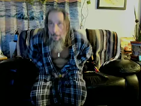 Snapshot of mindphu_k chatting on 03.13.25 mindphu k online show from 03.13.25