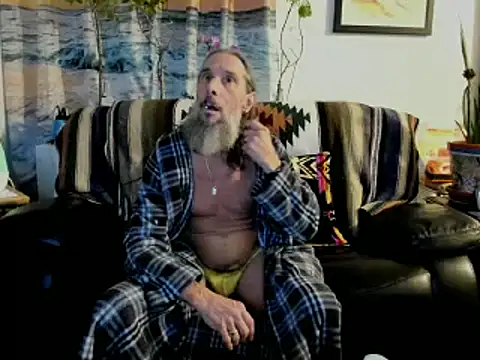 Snapshot of mindphu_k chatting on 03.16.25 mindphu k online show from 03.16.25