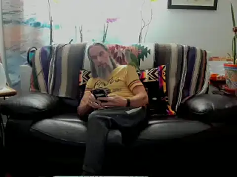 Snapshot of mindphu_k chatting on 03.17.25 mindphu k online show from 03.17.25