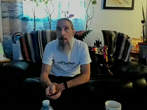 Snapshot of mindphu_k chatting on 03.21.25 mindphu k online show from 03.21.25