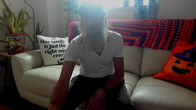 Snapshot of mindphu_k chatting on 11.06.25 mindphu k online show from 11.06.25