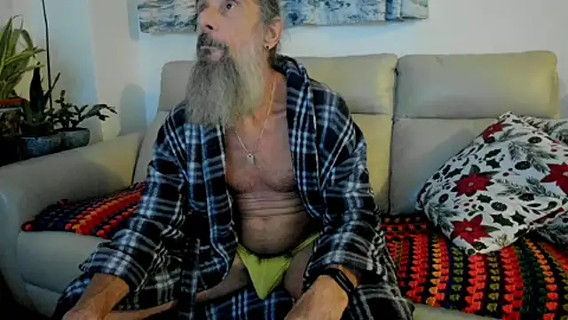 Snapshot of mindphu_k chatting on 11.24.25 mindphu k online show from 11.24.25