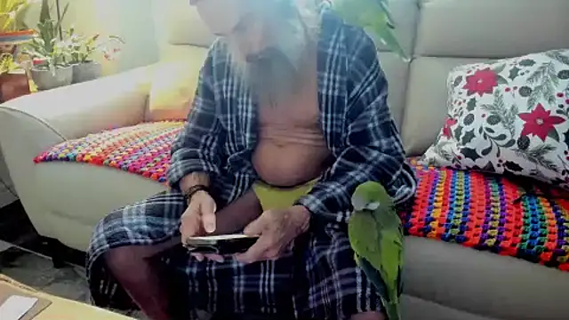 Snapshot of mindphu_k chatting on 11.30.25 mindphu k online show from 11.30.25