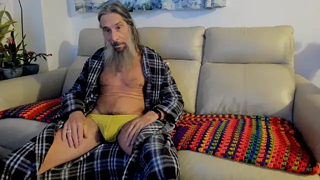 Snapshot of mindphu_k chatting on 12.14.25 mindphu k online show from 12.14.25