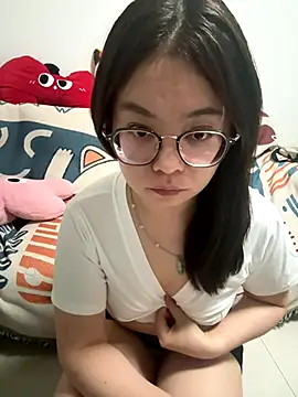 Snapshot of DiversCaulk chatting on 09.28.25 DiversCaulk online show from 09.28.25