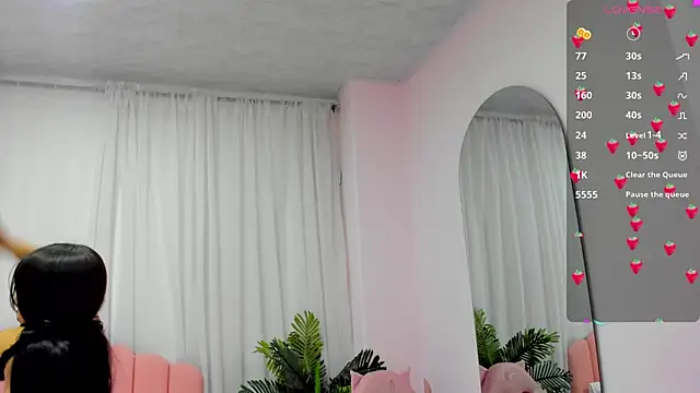 Snapshot of zoe_rivers chatting on 02.15.25 zoe rivers online show from 02.15.25