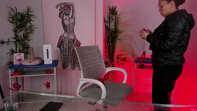 lilith-deveraux online show from 02.18.25