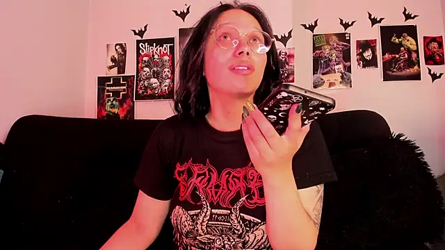 Snapshot of lilith-deveraux chatting on 06.12.26 lilith-deveraux online show from 06.12.26