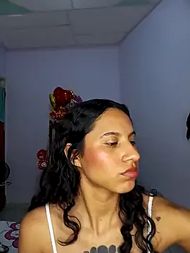 Snapshot of Karii-R chatting on 03.15.25 Karii-R online show from 03.15.25