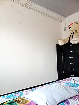 Karii-R online show from 11.13.25