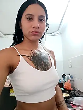 Snapshot of Karii-R chatting on 05.05.26 Karii-R online show from 05.05.26