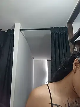 Snapshot of Karii-R chatting on 05.26.26 Karii-R online show from 05.26.26
