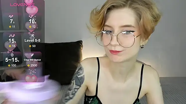 Snapshot of Angel_Jules chatting on 02.25.25 Angel Jules online show from 02.25.25