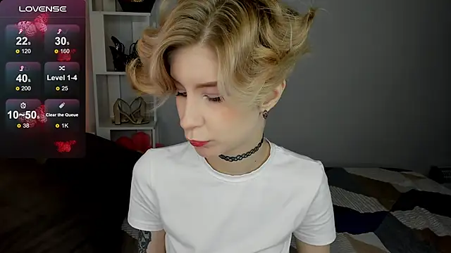 Snapshot of Angel_Jules chatting on 09.18.25 Angel Jules online show from 09.18.25