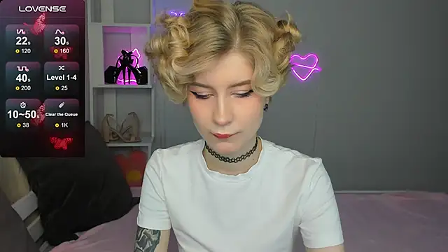 Snapshot of Angel_Jules chatting on 10.04.25 Angel Jules online show from 10.04.25