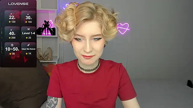 Snapshot of Angel_Jules chatting on 10.05.25 Angel Jules online show from 10.05.25