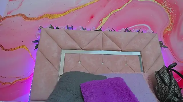 Snapshot of Taylor__cooper chatting on 11.19.25 Taylor cooper online show from 11.19.25