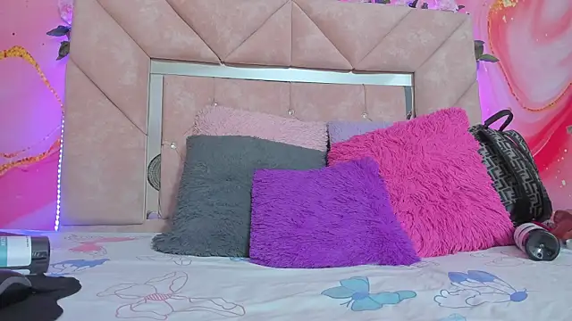 Snapshot of Taylor__cooper chatting on 11.29.25 Taylor cooper online show from 11.29.25