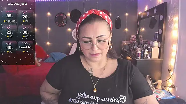 Snapshot of Ivonnee__ chatting on 02.26.25 Ivonnee   online show from 02.26.25