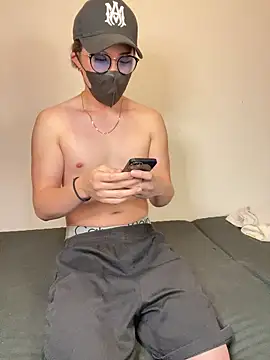 xxx men online show from 10.17.25