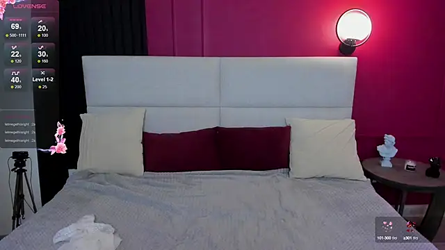 KetrinWhite online show from 10.15.25