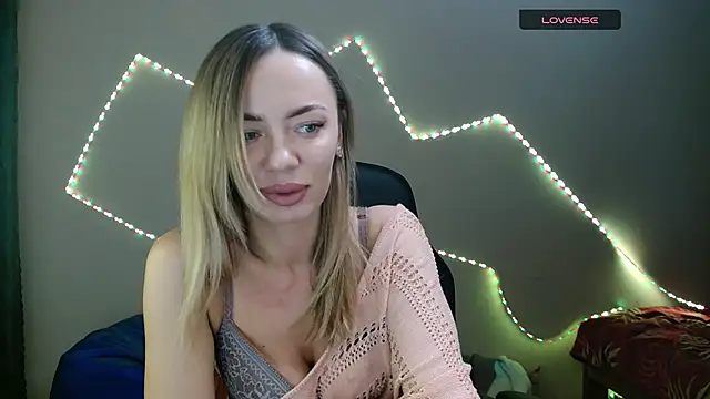 Snapshot of Daria_Spring chatting on 02.12.25 Daria Spring online show from 02.12.25