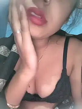 Shanaya Hotty online show from 12.04.24