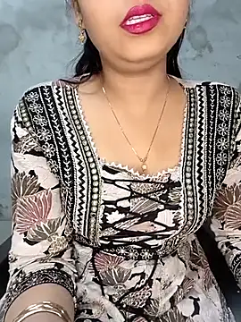 Shanaya Hotty online show from 03.08.25