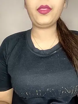 Shanaya Hotty online show from 11.23.25