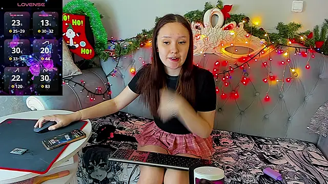 Snapshot of MiriaamWhite chatting on 12.31.24 MiriaamWhite online show from 12.31.24