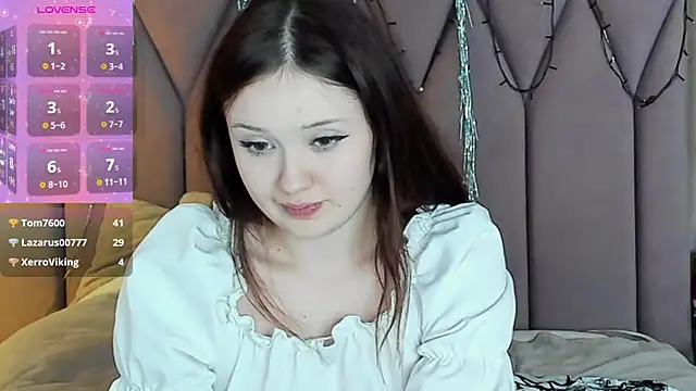 Snapshot of MiriaamWhite chatting on 01.19.25 MiriaamWhite online show from 01.19.25