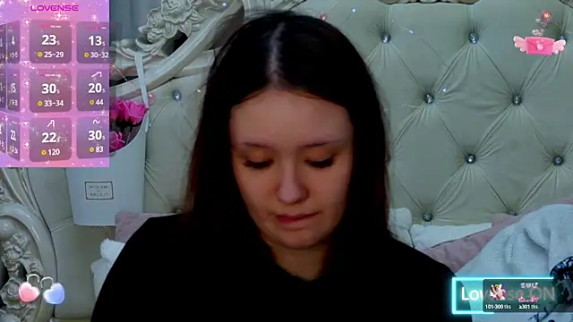 Snapshot of MiriaamWhite chatting on 01.28.25 MiriaamWhite online show from 01.28.25