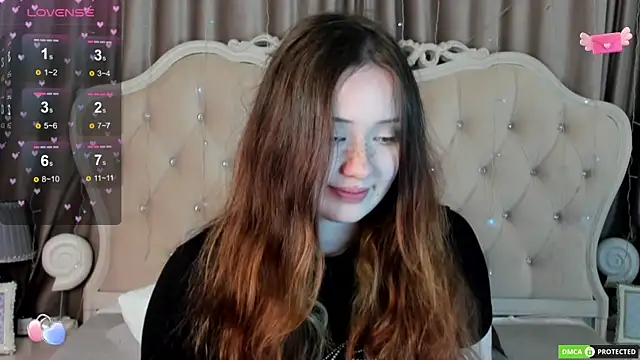 Snapshot of MiriaamWhite chatting on 10.05.25 MiriaamWhite online show from 10.05.25
