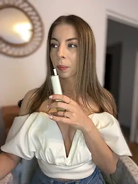 Snapshot of Mia_Ethan chatting on 11.09.25 Mia Ethan online show from 11.09.25