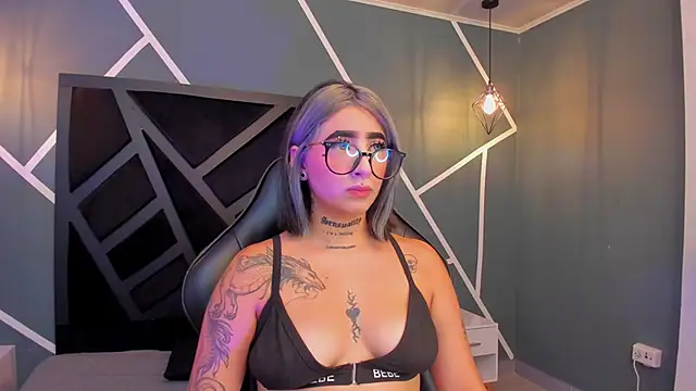 Snapshot of Alahia_Dangelo chatting on 09.22.25 Alahia Dangelo online show from 09.22.25