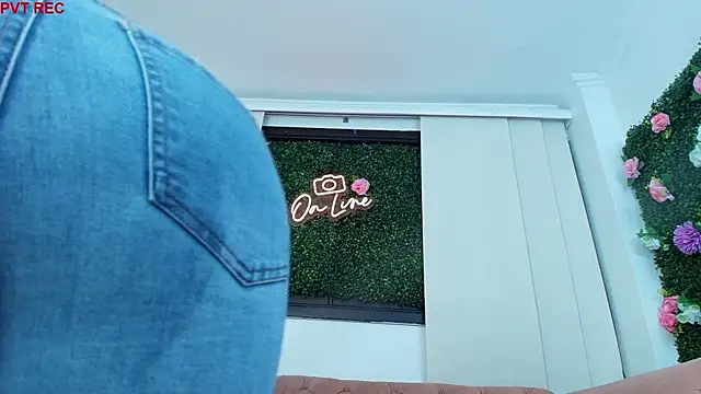 sandy rivas online show from 09.30.25