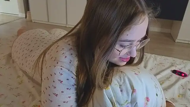 endlesssoffi online show from 12.19.25