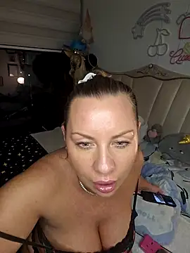 Sparkle2206 online show from 04.18.26