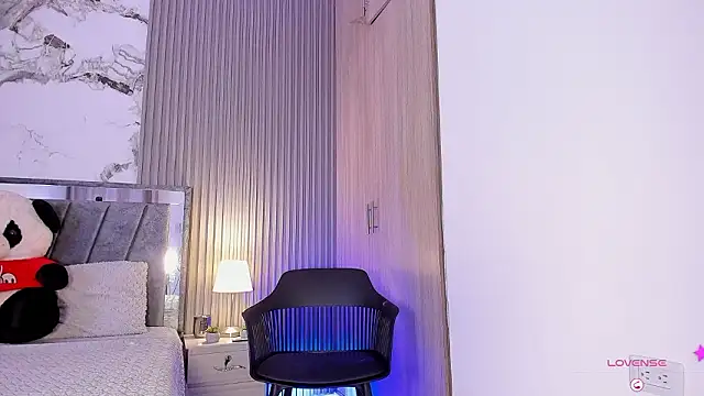 Pink Jazmin online show from 02.10.26