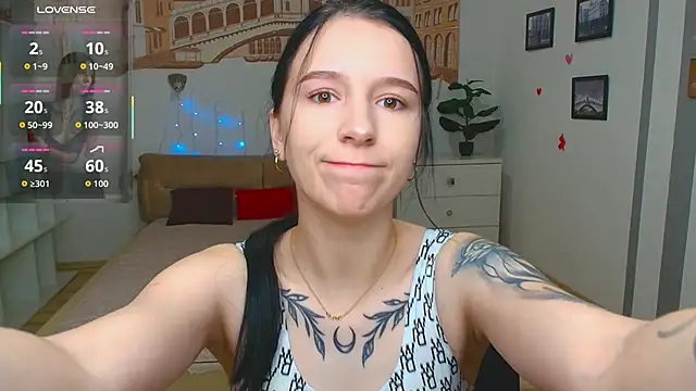 Snapshot of KarolinaBlacks chatting on 05.06.26 KarolinaBlacks online show from 05.06.26