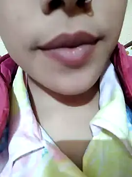 Snapshot of Anki-doll chatting on 01.28.25 Anki-doll online show from 01.28.25
