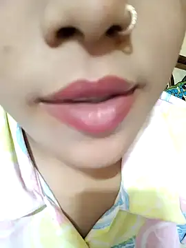 Snapshot of Anki-doll chatting on 02.01.25 Anki-doll online show from 02.01.25